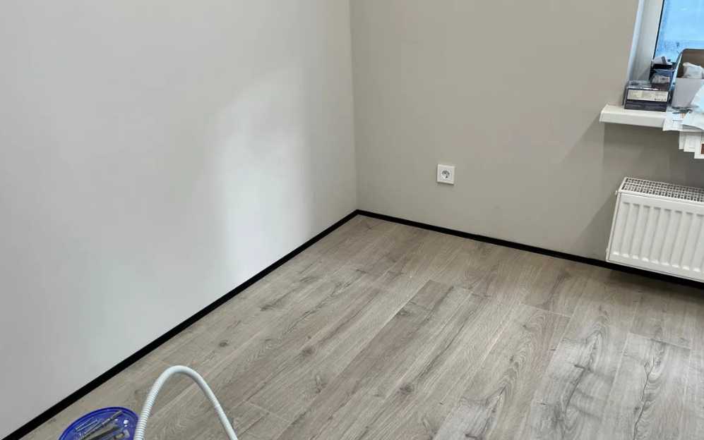 Антиплинтус Апл 01.2700.15. Черный