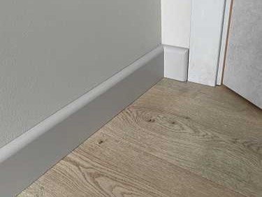 Плинтус МДФ Лука Пл 100-1МДФ.2700.Point line 24067 Скай грей