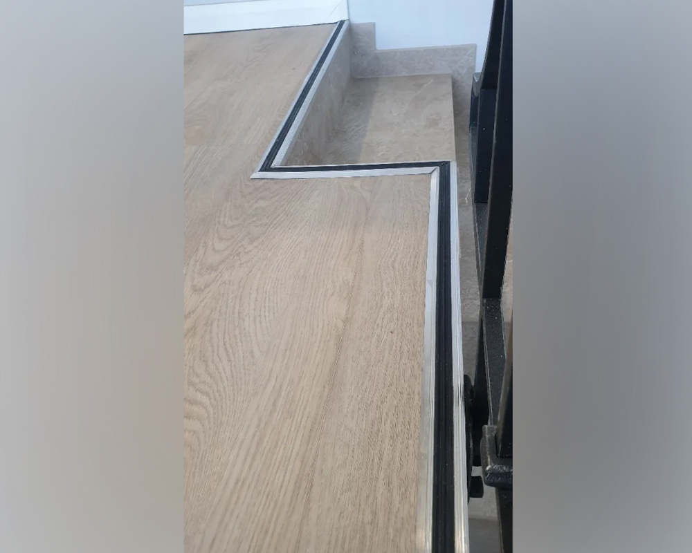 Порог одноуровневый ПС 08.900.15 Черный