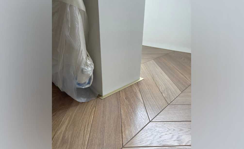 Микроплинтус MSAPL 01.2700.14BB Латунь