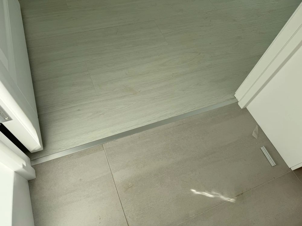 Порог одноуровневый ЛС 10.2700.201л Серебро