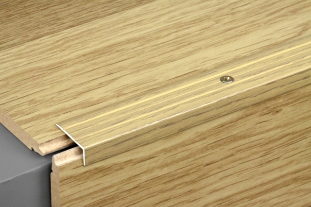 Порог угловой ПУ 01.2700.288 Орех