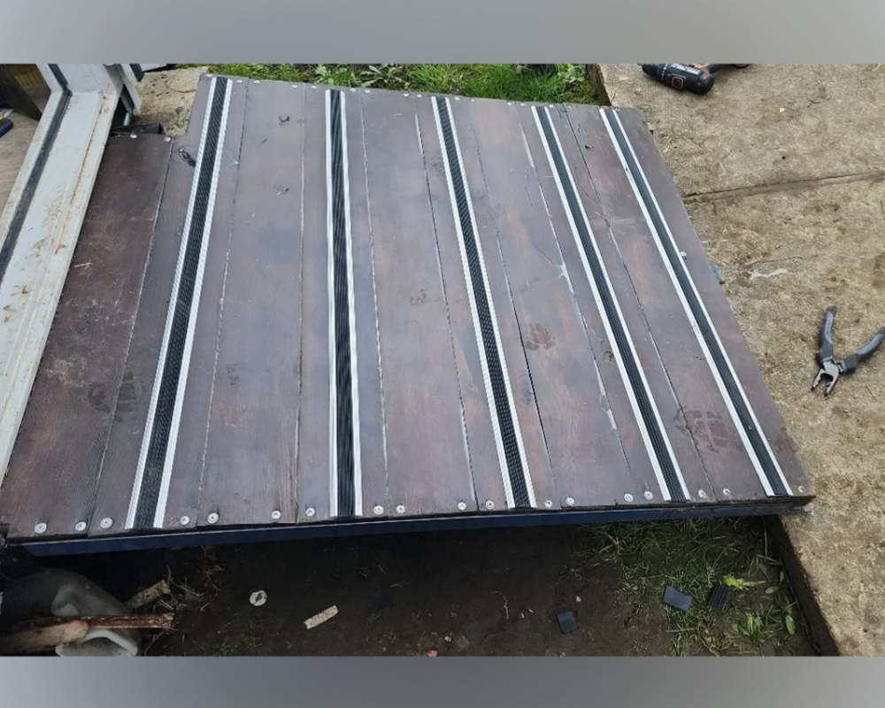 Порог одноуровневый ПС 08.900.04л Бронза анод