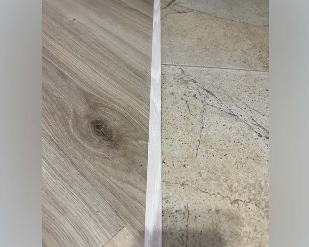 Порог одноуровневый ЛС 10.2700.2106. Ясень белый