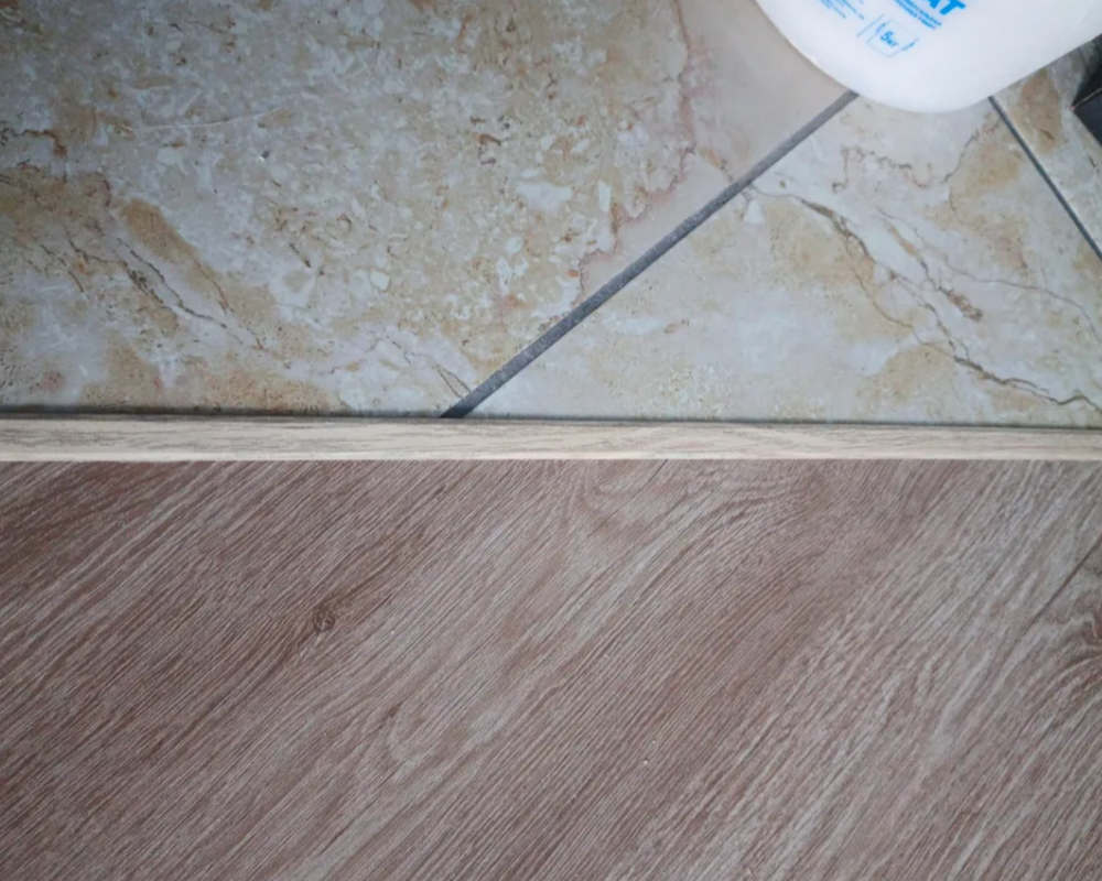 Порог одноуровневый ЛС 10.2700.2106. Ясень белый