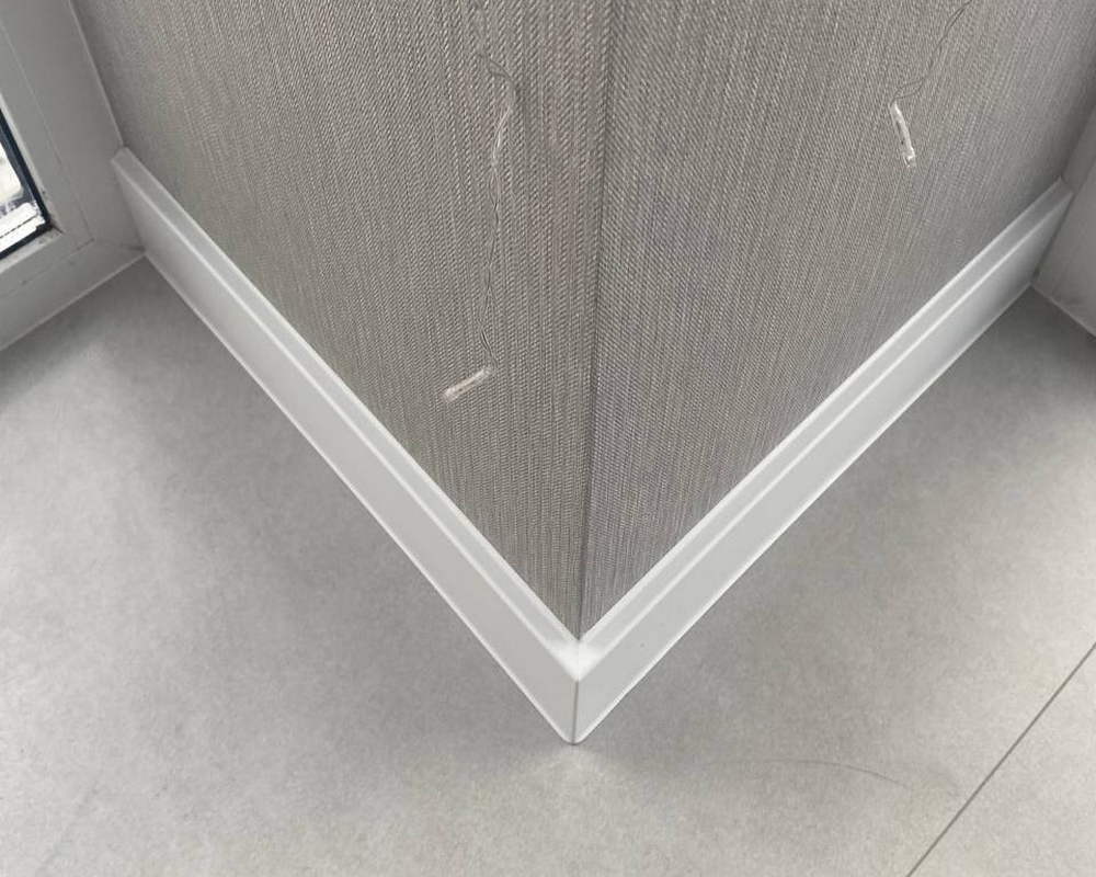 Плинтус ХДФ Dollken Cubu Flex Life 80мм х 2,5 м 1013 Белый