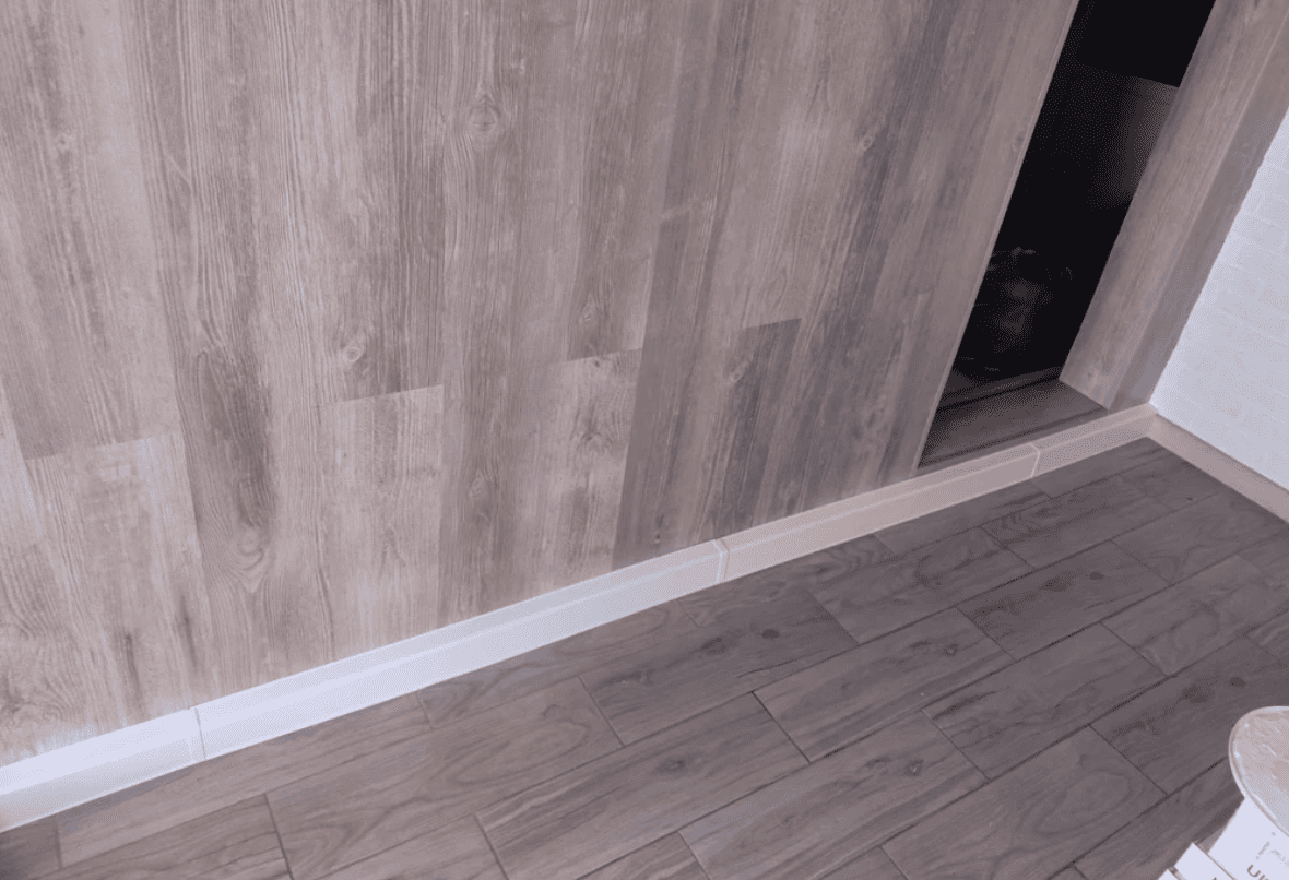 Плинтус для труб отопления ПВХ Smartprofile Аква. 2.2 метра