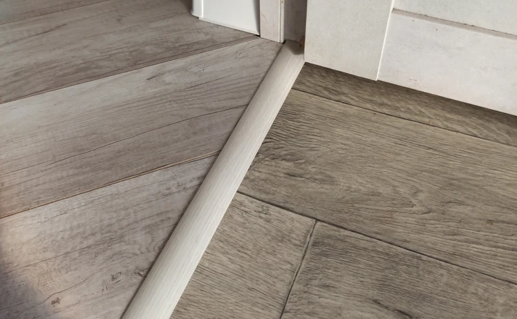 Порог разноуровневый ПР 06.1800.082 Дуб светлый