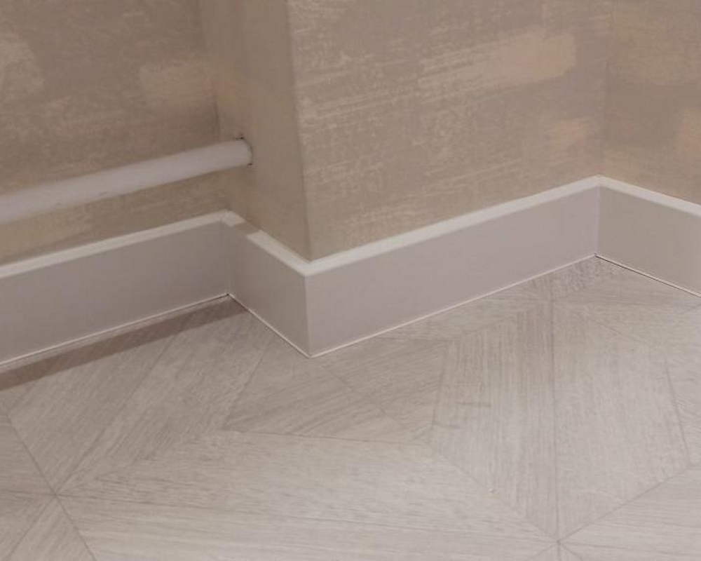 Плинтус ХДФ Dollken Cubu Flex Life 100 мм х 2,5 м 1013 (5012) Белый