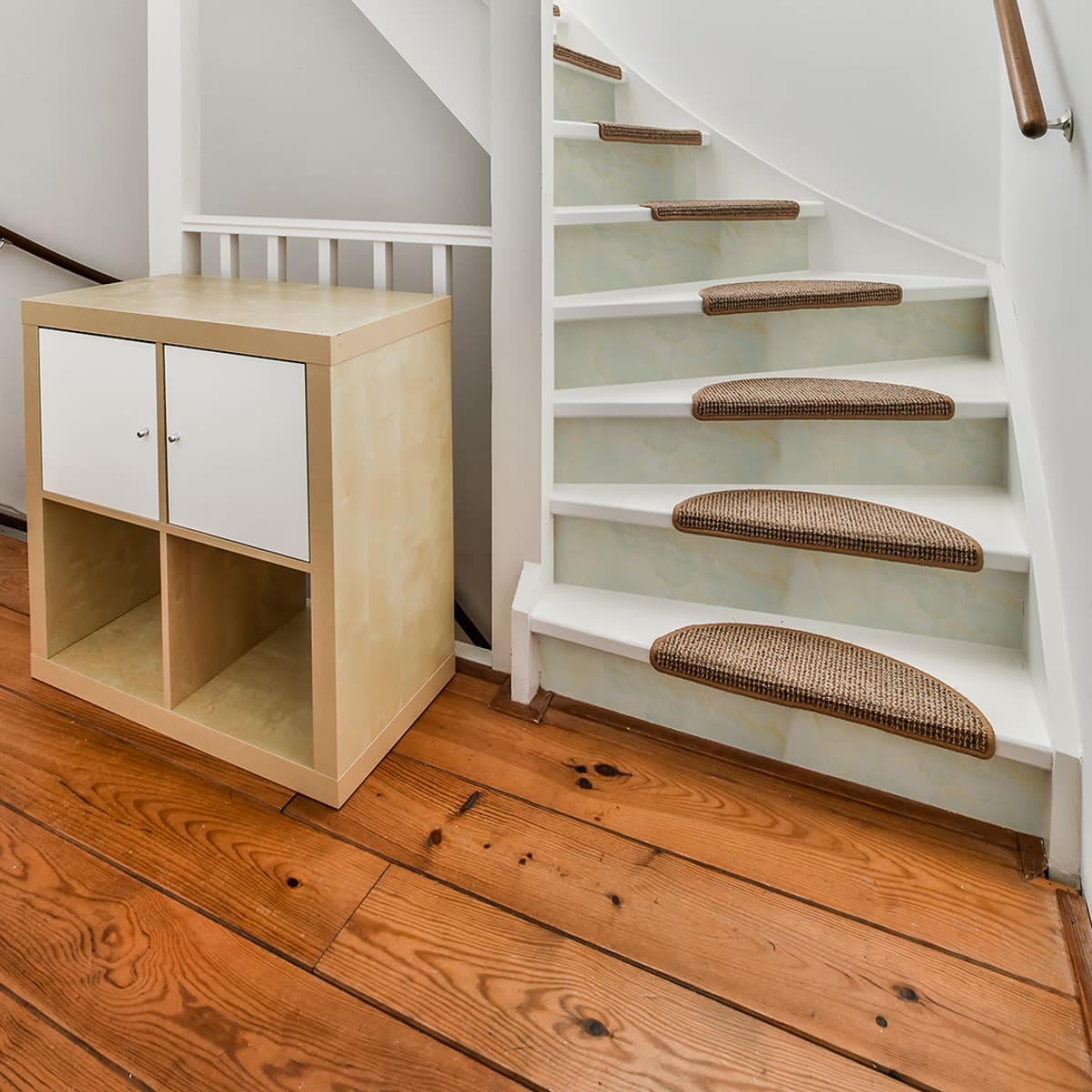 Панель самоклеющаяся ПВХ 300х300 мм 6шт/уп Мрамор Нова Бьянка. Цена указана за 0,54 м²