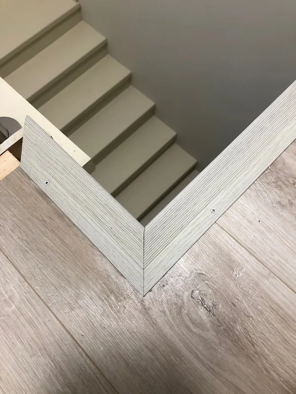 Порог угловой ПУ 02.1800.059 0,9 м Бетон скай