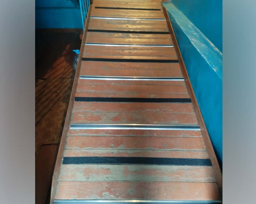 Порог одноуровневый ПС 08.2700.242л Шампань