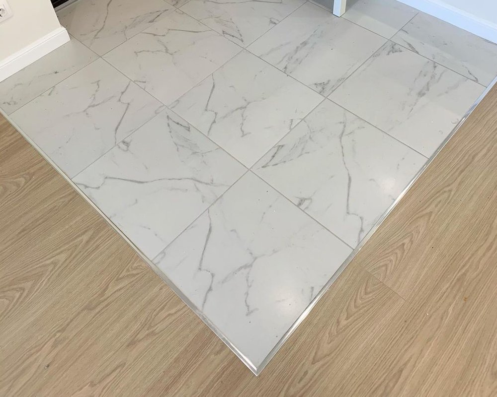 Порог одноуровневый ЛС 10.2700.201л Серебро